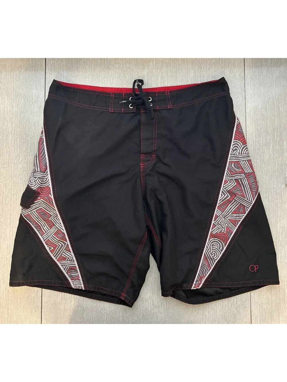 OP Men's Board Shorts - Graphic- Vintage Y2K size 36 - black and red